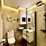 Apartament 4 *